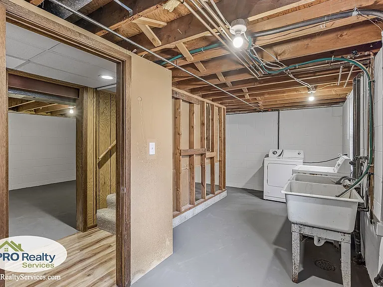 4725 Valley Rd — Photo 21