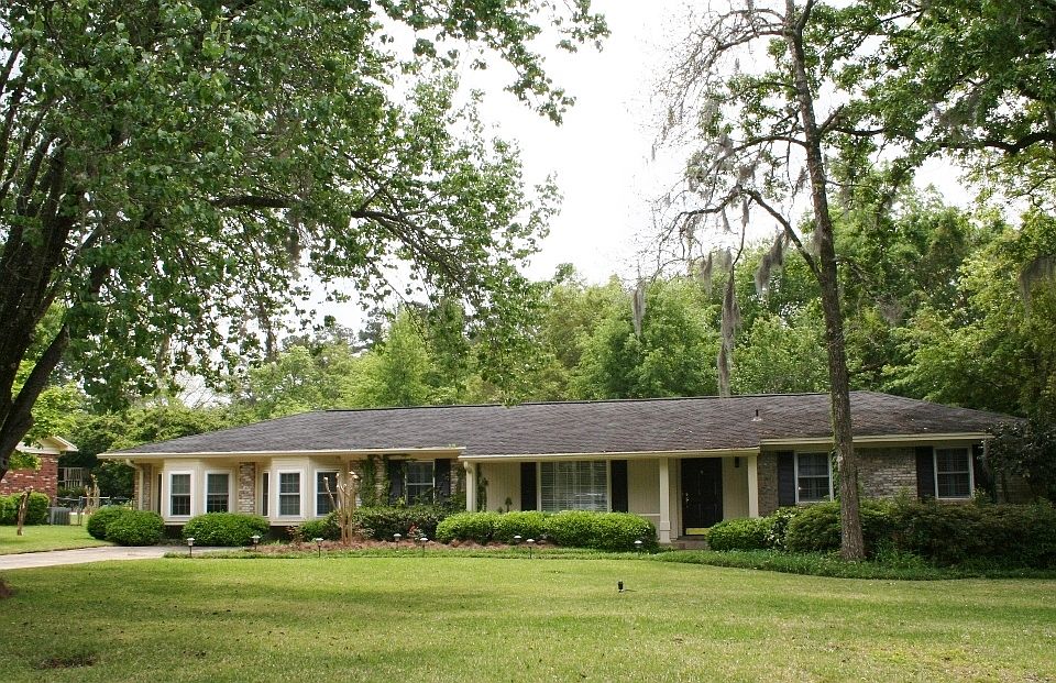 1st image of 3017 Corrib Dr