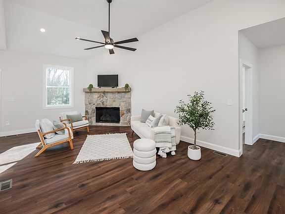 5th image of 1314 Shoresbrook Rd