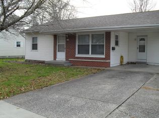 112 S Brook Ln, Carbondale, IL 62901