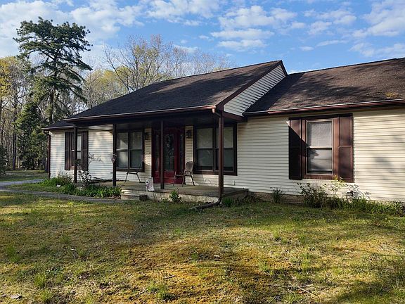 3rd image of 211 Sturbridge Ct
