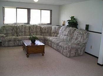 4th image of 701 96th Ln NE