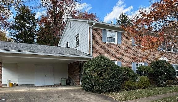 2nd image of 9508 Old Creek Dr