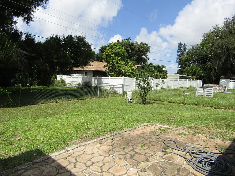 2624 Valencia Rd — Photo 4