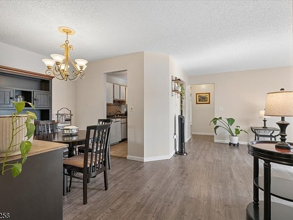 2nd image of 506 Violet Ln