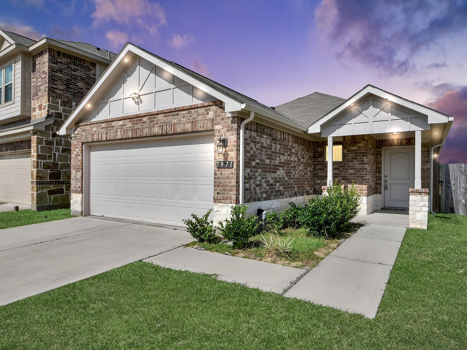 3 bed, 2.0 bath, 1285 sqft, $2,500 — Photo 2