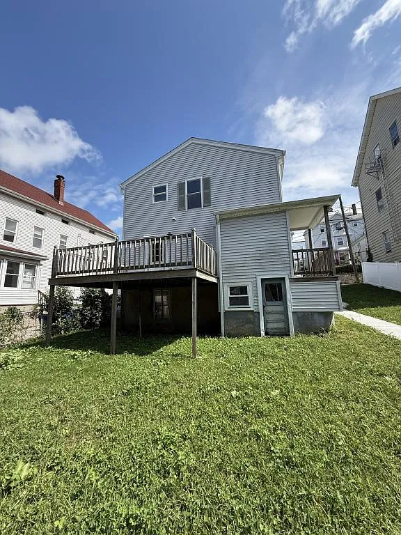 165 Grant St — Photo 2