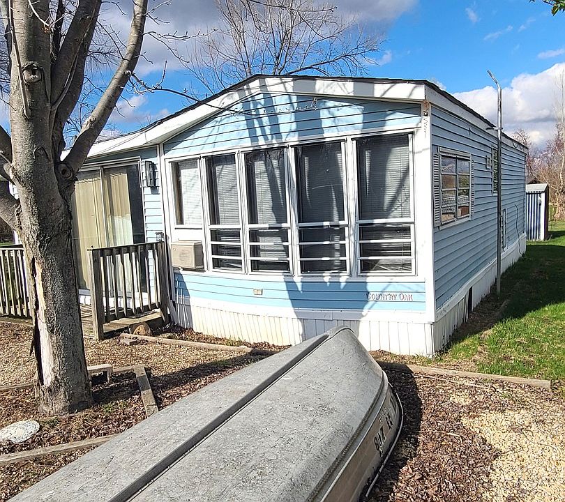 1st image of 28-142 Woodhaven Dr E