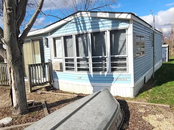 28-142 Woodhaven Dr E, Sublette, IL 61367