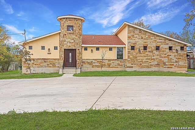 1st image of 233 Esmeralda Dr Room 1-9
