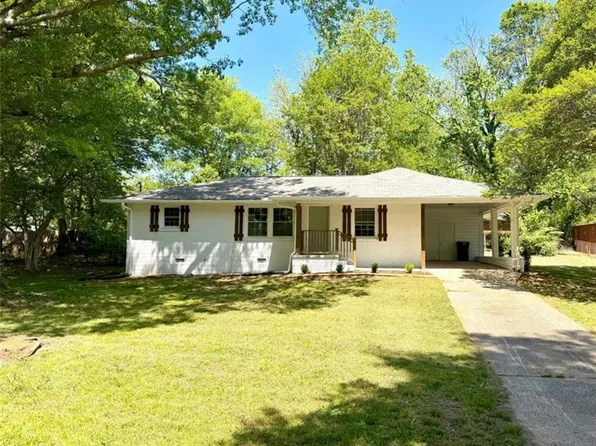 926 Green Valley Rd SW, Mableton, GA 30126