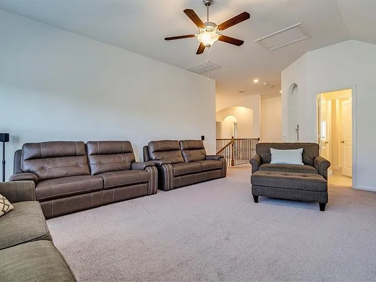 Game room / 2nd living