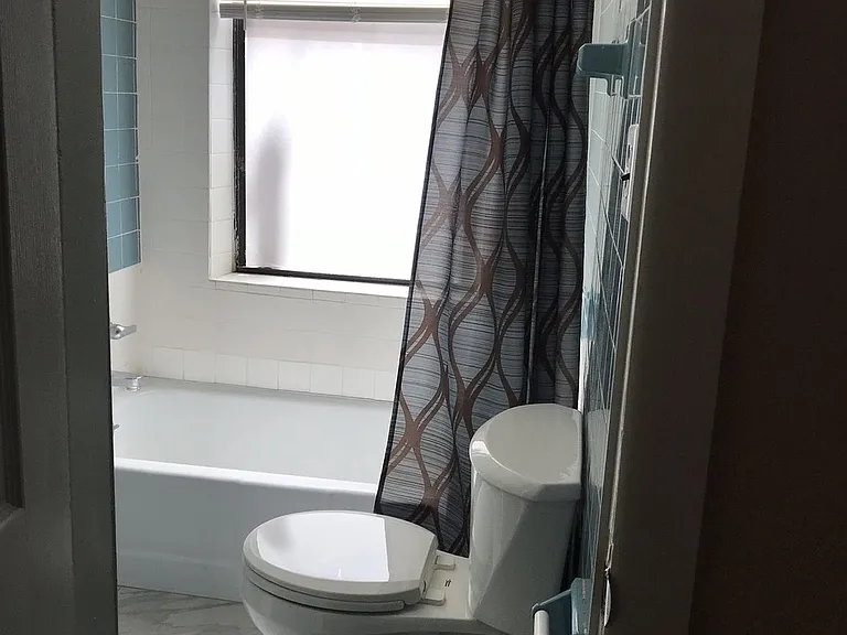155 N 21st St #2R — Photo 6