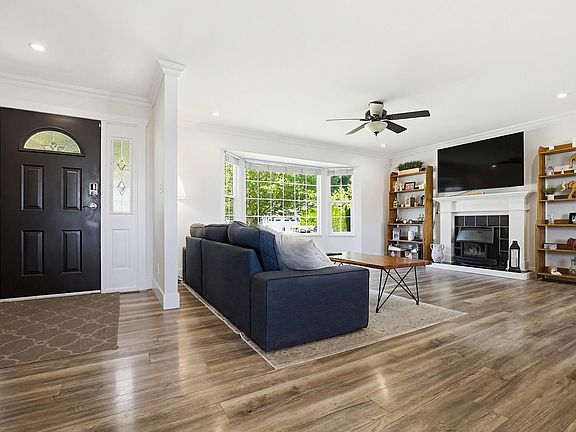 2nd image of 34246 Jasper Ave