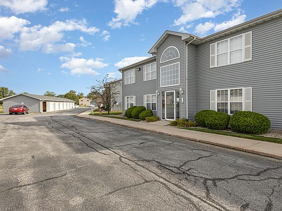 3rd image of 8241 Lincoln Cir APT A