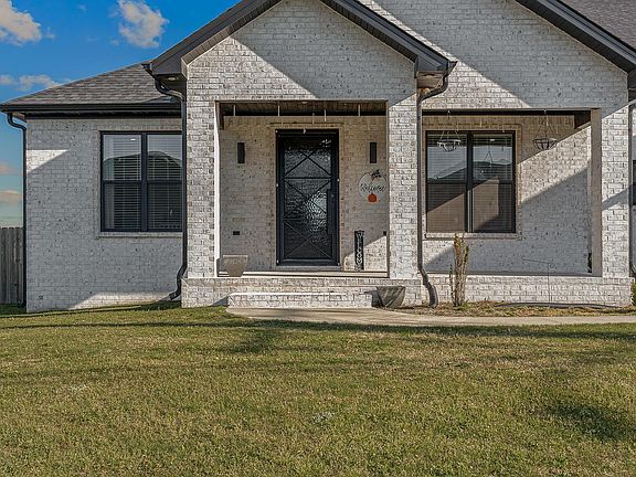 3rd image of 3009 Pruetts Chapel Rd