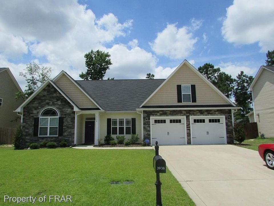 Front View Dbl Garage