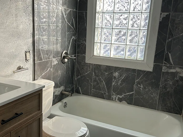 435 Camp St #5 — Photo 3