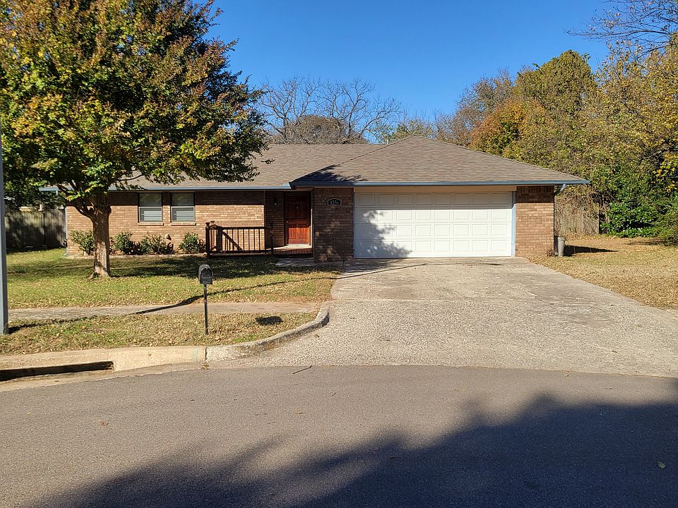 Perfect end of Cul De Sac location.