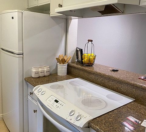 5th image of 1040 W Macarthur Blvd APT 22