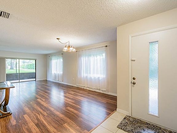 4th image of 507 Duxbury Ct APT B