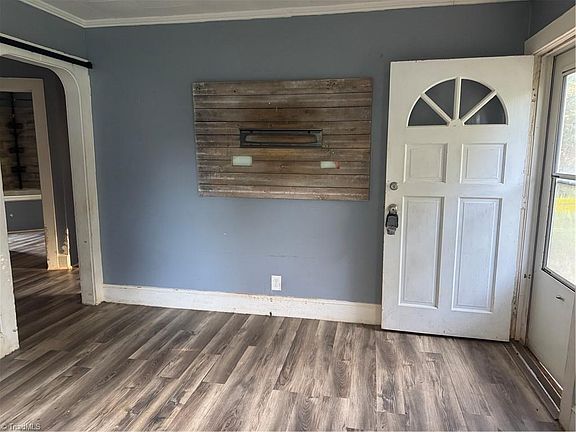 4th image of 390 Ward Rd
