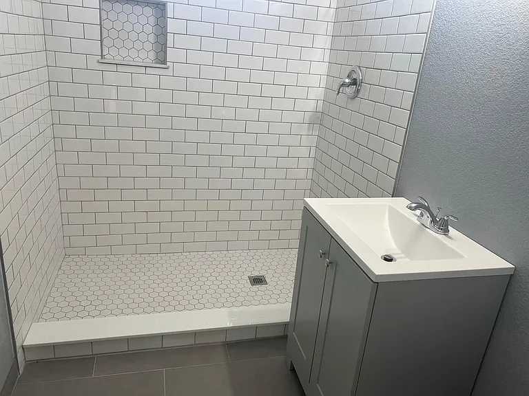 3887 Ocean View Blvd — Photo 13