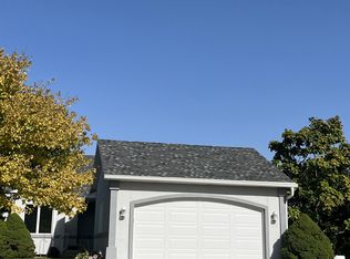 934 Ronan Dr, Hastings, NE 68901