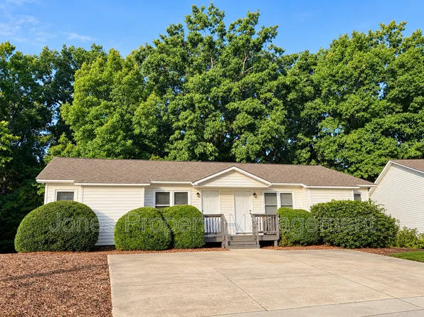2600 White Oak Ln, Kannapolis, NC 28083