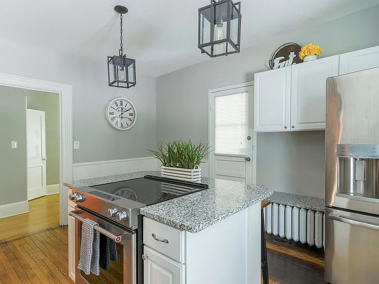 2835 - 2837 Williams Ave SE — Photo 5