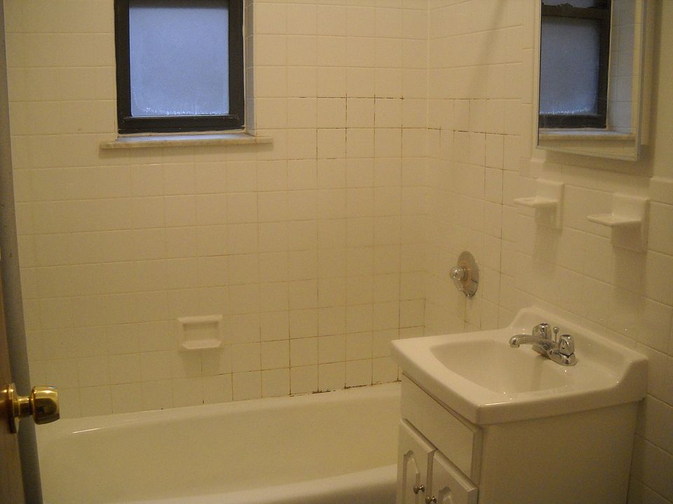 2nd image of 4515 42nd St APT 4B