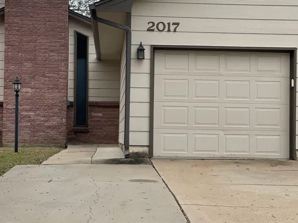 2017 N Rosewood Ct, Derby, KS 67037