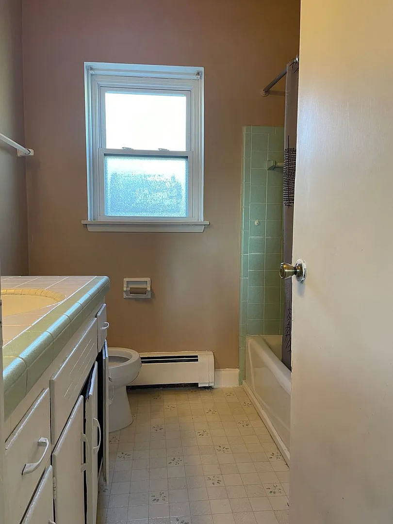 6813 W Hampton Ave. — Photo 4