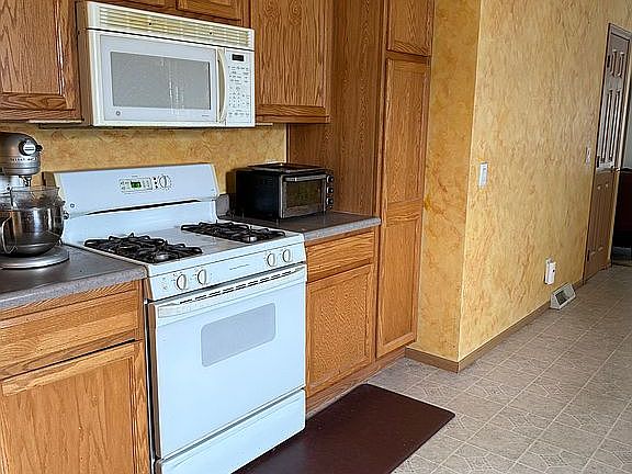 5th image of 3761 Worthington St