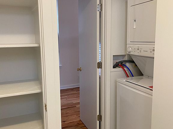 5th image of 1442 N Bosworth Ave #3R