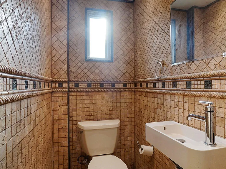 22 Parkwold Dr E — Photo 24