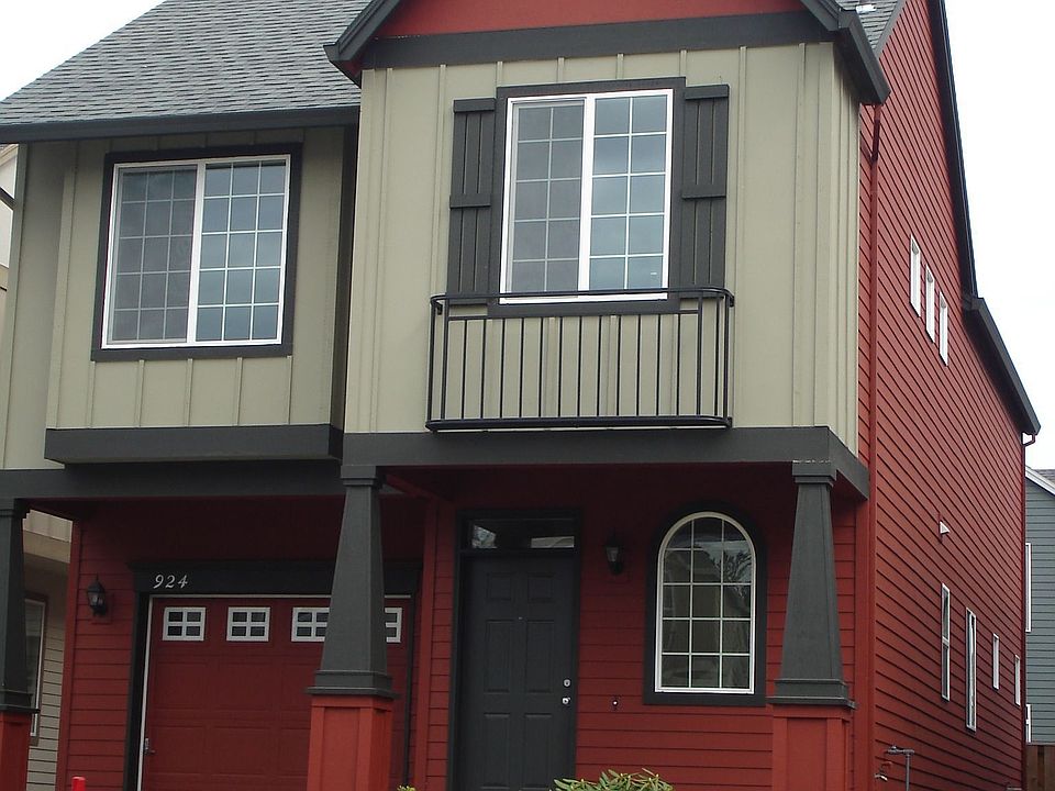 924 SE Portlandia Ave