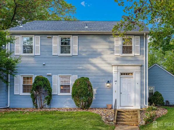 40 N Concord Ln #B, Monroe Township, NJ 08831
