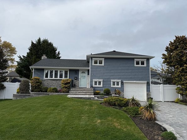 126 Henry St