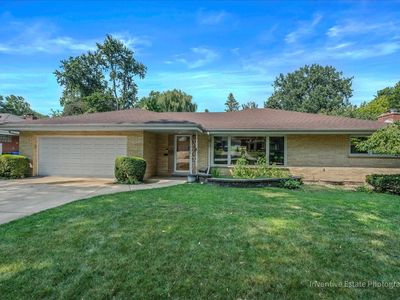16 W Hiawatha Trl, Mount Prospect, IL, 60056