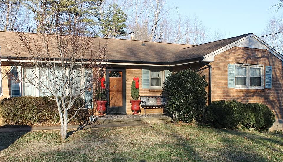 1st image of 453 Lakeside Dr