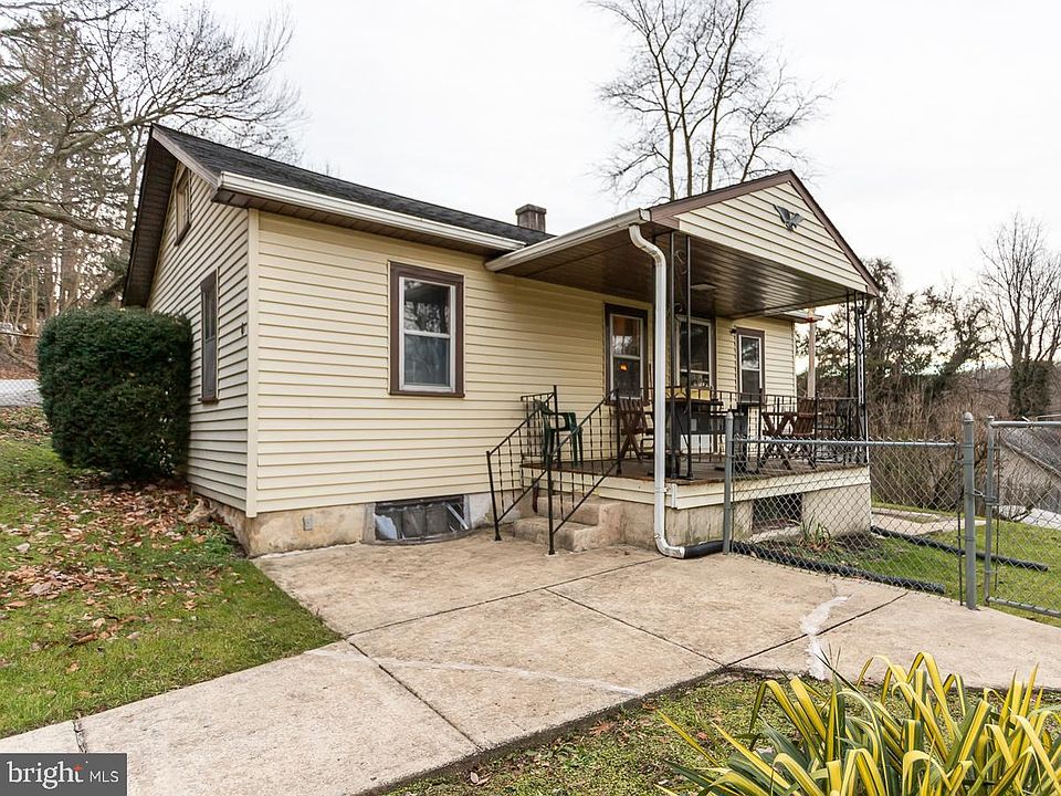 1st image of 46 Newport Ave