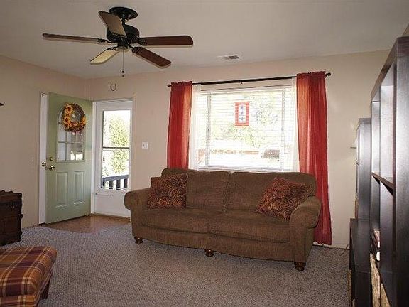 5th image of 31 Lawndale Ave