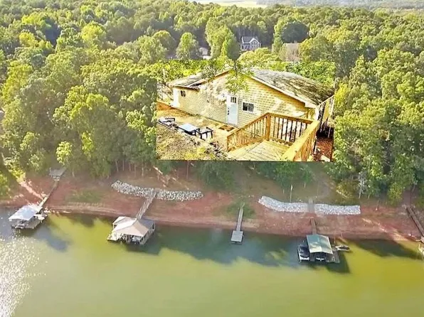 802 Dogwood Ln, Townville, SC 29689