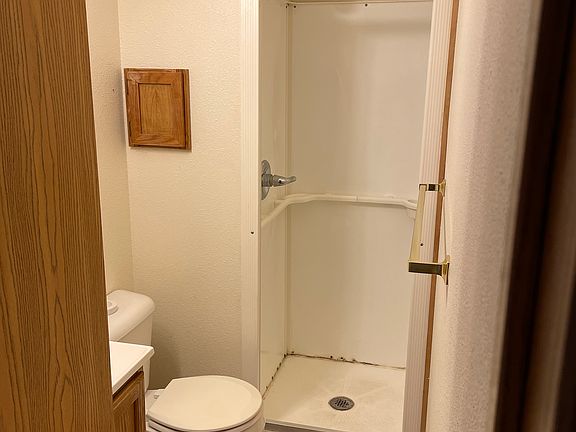 5th image of 900 E Grand Ave #2