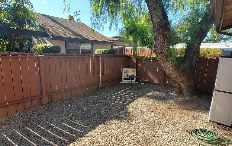 6841 Mohawk St — Photo 22
