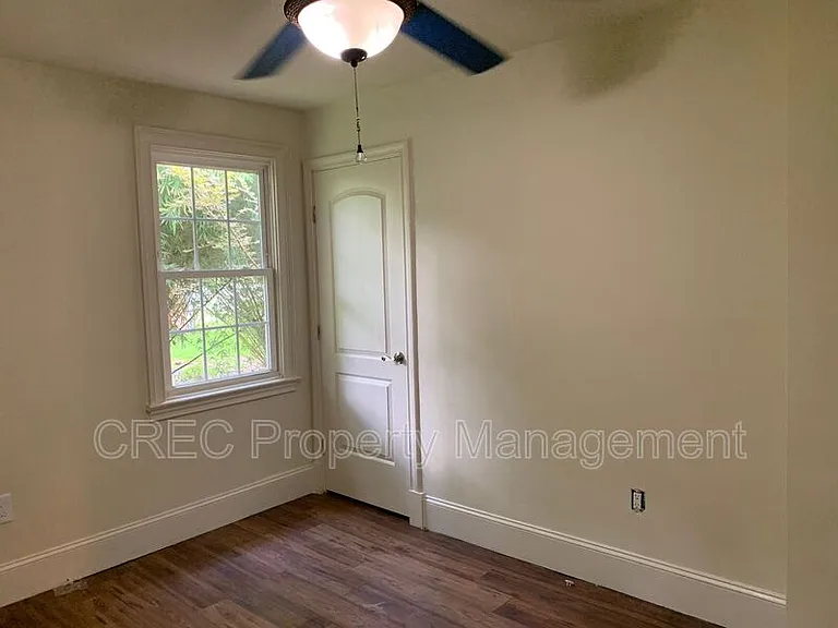 711 Locust St — Photo 11