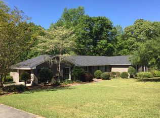 1401 Country Club Cir, Manning, SC 29102