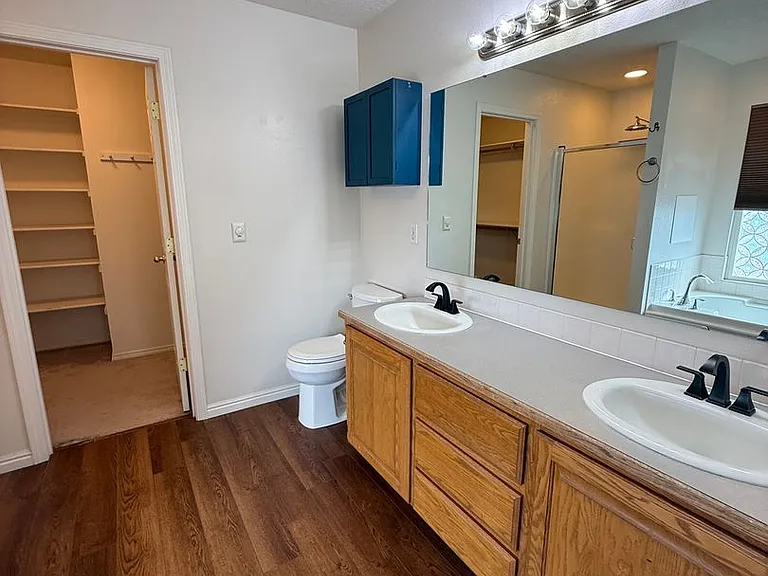 1033 W Pennwood St — Photo 12