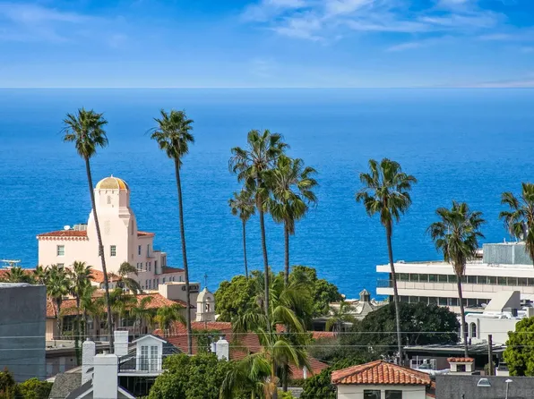7651 Country Club Dr, La Jolla, CA 92037